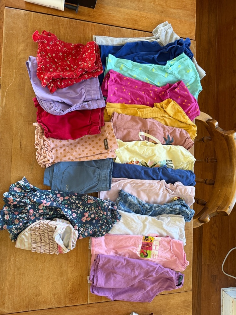 NAME BRAND 12 T-shirts, 5 shorts, 1 tank top, 1 bathing suit